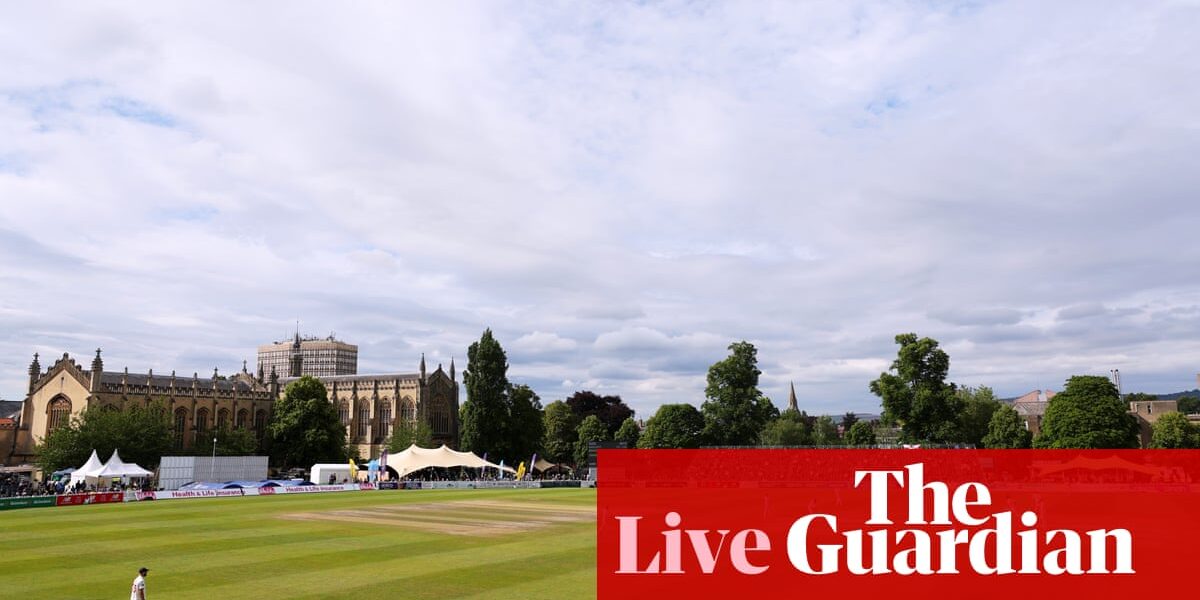 Gloucestershire deny Glamorgan record run chase on last ball: county cricket – as it happened