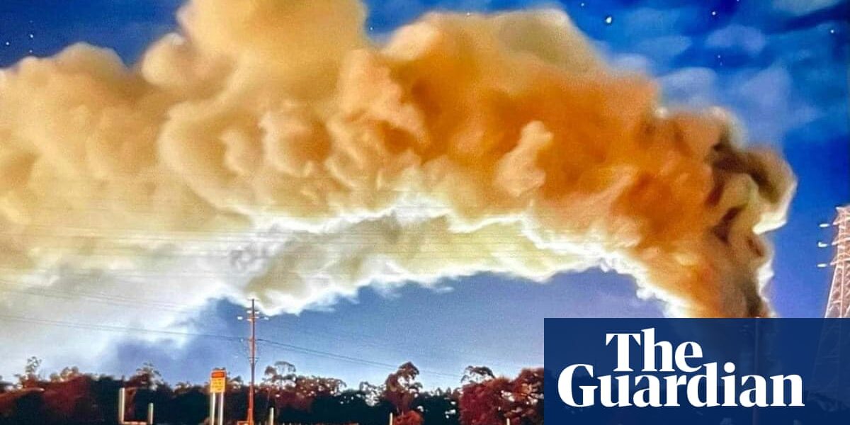 Queensland coalmine fire a ‘disaster’ for climate say environmental groups