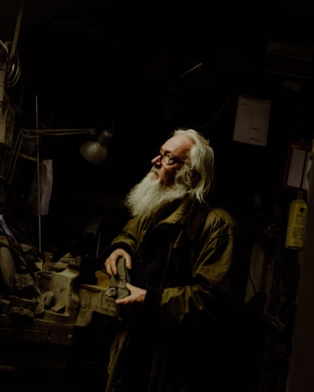 Richard has a workshop of his own at home where he spends his spare time working on fossils. Here, he is pictured in his friend Chris Moore’s workshop, which he visits three or four times a year when he comes to Charmouth.